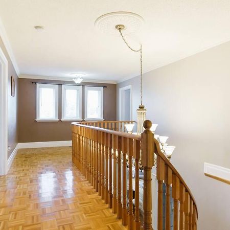 Beautiful Home 4 Bed, 3 Bath, Garage, Backyard! Mississauga Exteriör bild