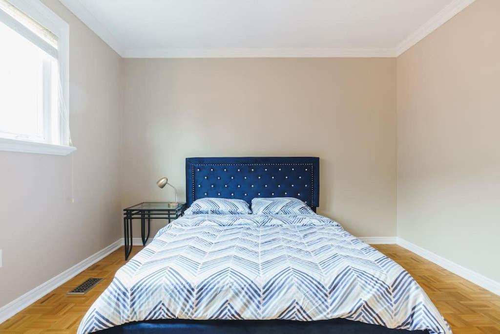Beautiful Home 4 Bed, 3 Bath, Garage, Backyard! Mississauga Exteriör bild