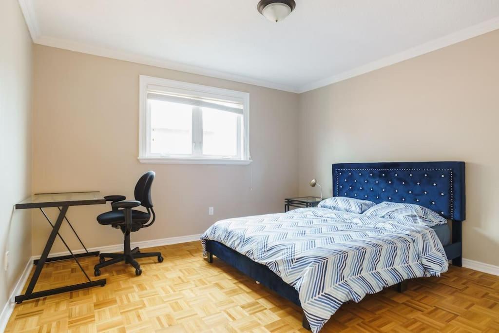 Beautiful Home 4 Bed, 3 Bath, Garage, Backyard! Mississauga Exteriör bild