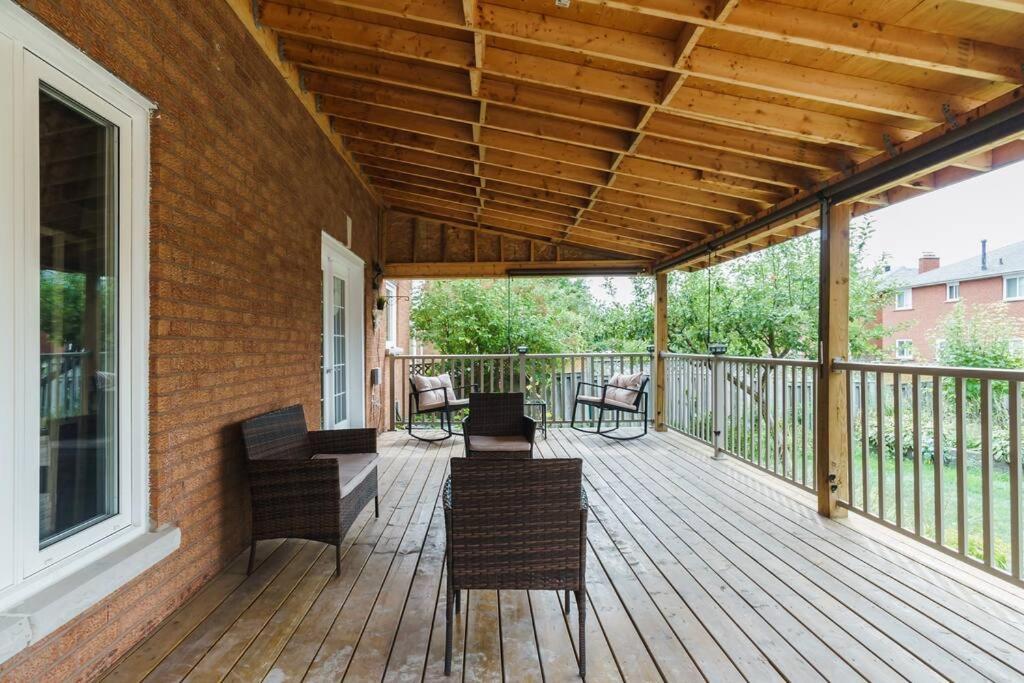 Beautiful Home 4 Bed, 3 Bath, Garage, Backyard! Mississauga Exteriör bild