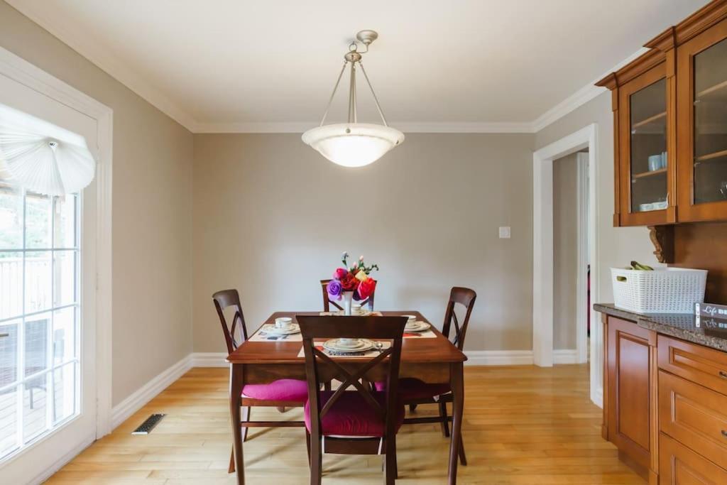 Beautiful Home 4 Bed, 3 Bath, Garage, Backyard! Mississauga Exteriör bild