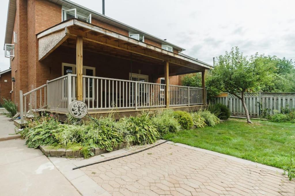 Beautiful Home 4 Bed, 3 Bath, Garage, Backyard! Mississauga Exteriör bild